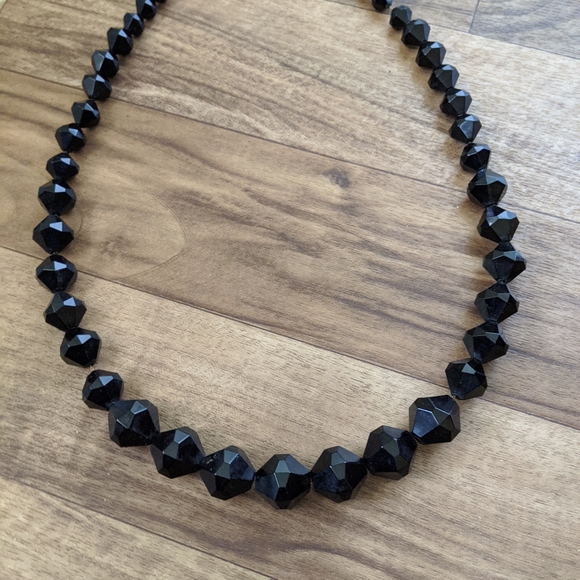 Vtg Signed Chunky Graduated Black Faceted Necklace - Picture 3 of 7